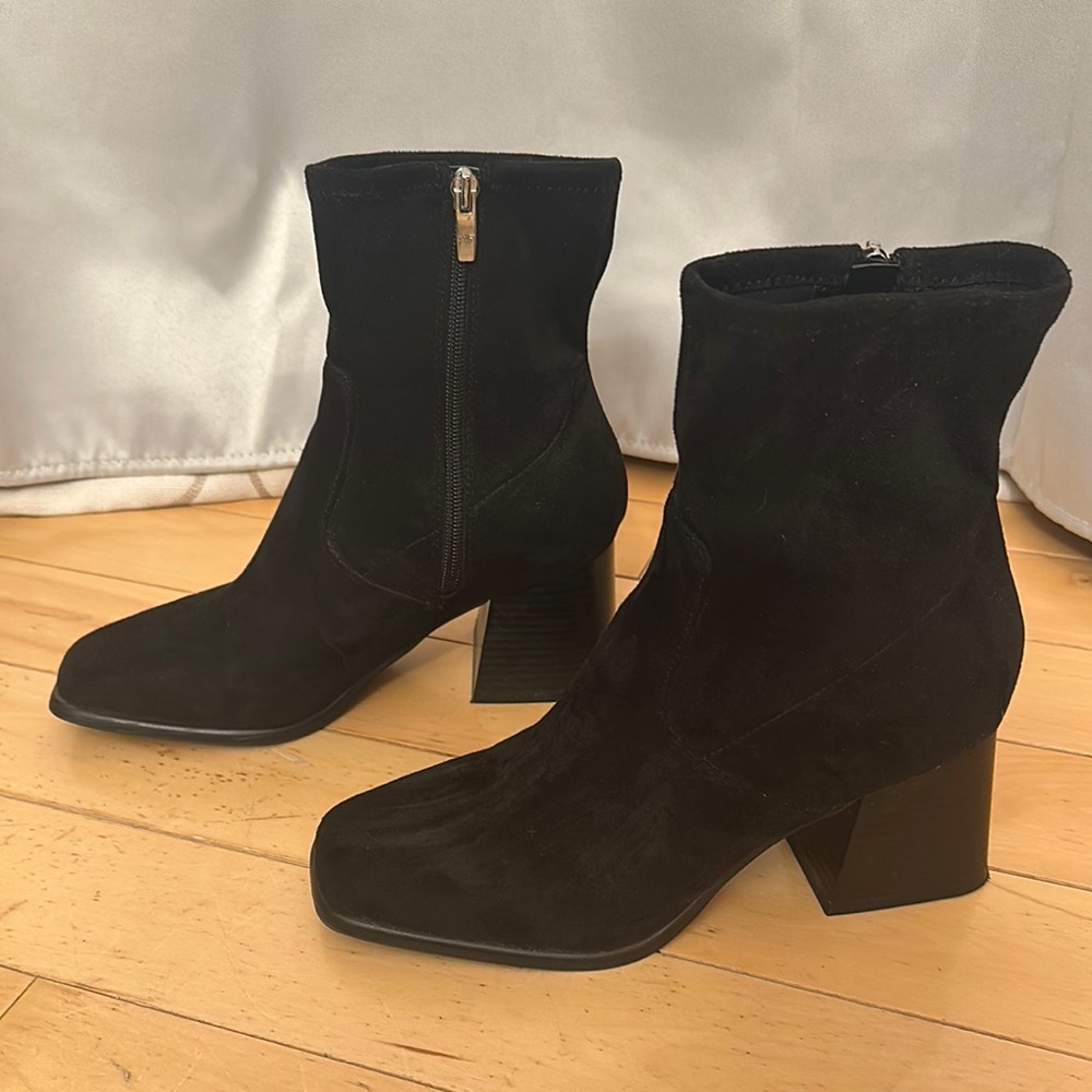 Marc Fisher Black Heeled Boots with Side Zipper